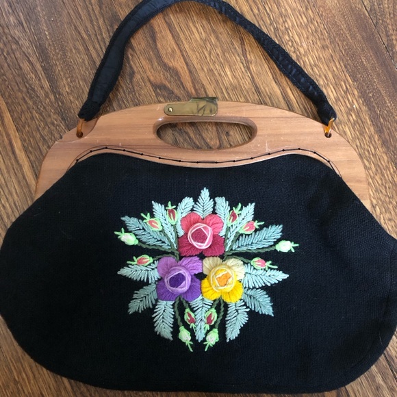 Vintage 1970s Colourful 3D Flower Bouquet Embroidery Handbag w wood handle RARE - Picture 2 of 8